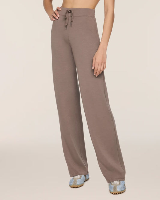 AIR ESSENTIALS STRAIGHT LEG PANTS